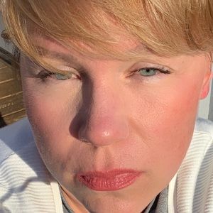 Meet your Posher, Desiree